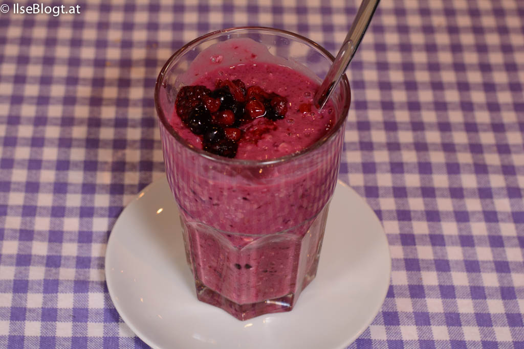 Soja Joghurt Drink mit Beeren Rezept - Ilse Blogt